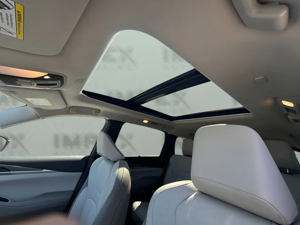 Used 2026 White INFINITI LUXE image 10
