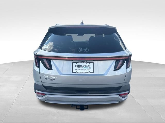 Used 2025 Silver Hyundai SEL Convenience image 4