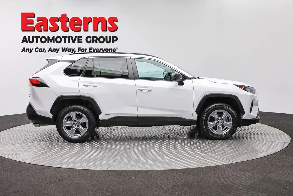 Used 2022 White Toyota LE image 4