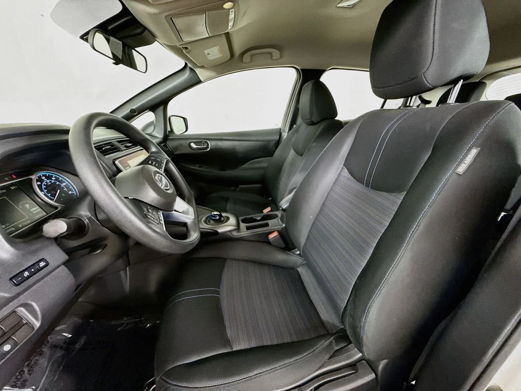 Used 2023 Silver Nissan S image 20