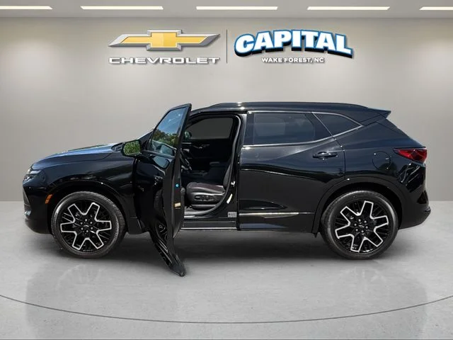 Used 2023 Black Chevrolet RS image 9