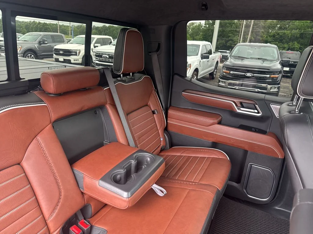Used 2025 Onyx Black GMC Denali Ultimate image 17