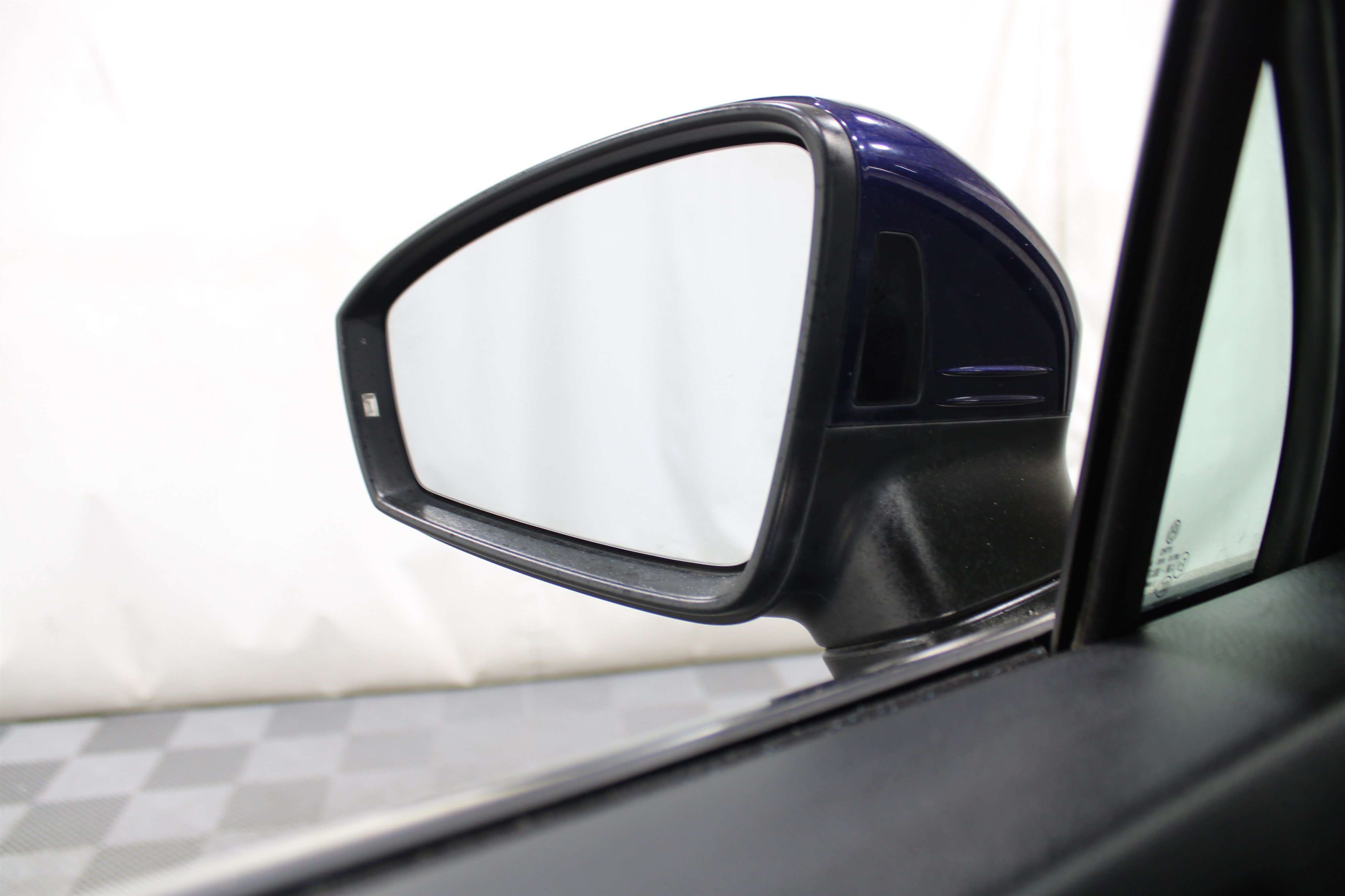 Used 2021 Atlantic Blue Metallic Volkswagen SE image 18