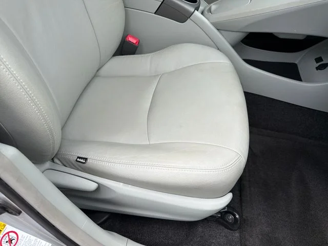 Used 2013 Silver Toyota Three image 26