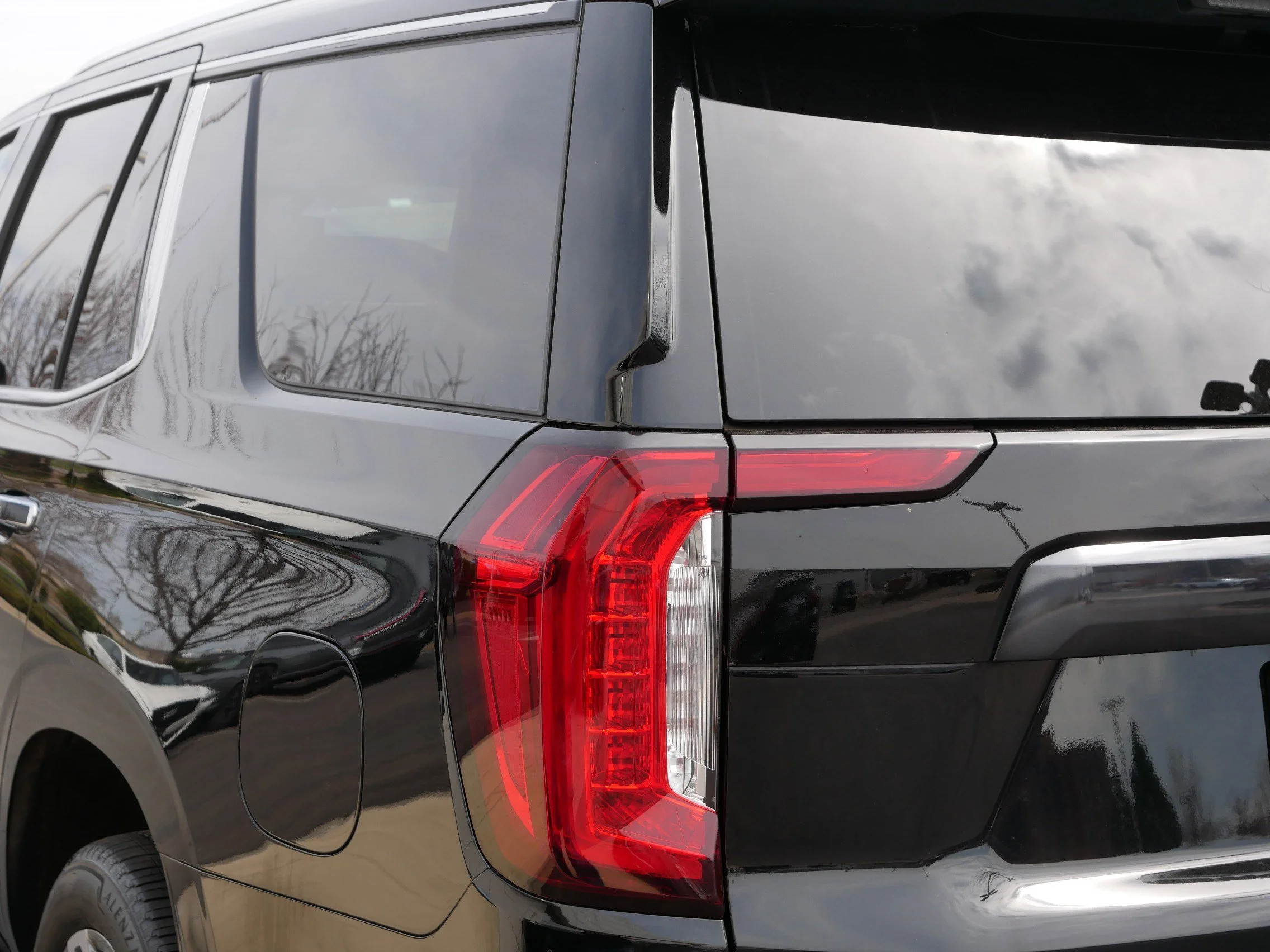 Used 2024 Onyx Black GMC Denali Ultimate image 17