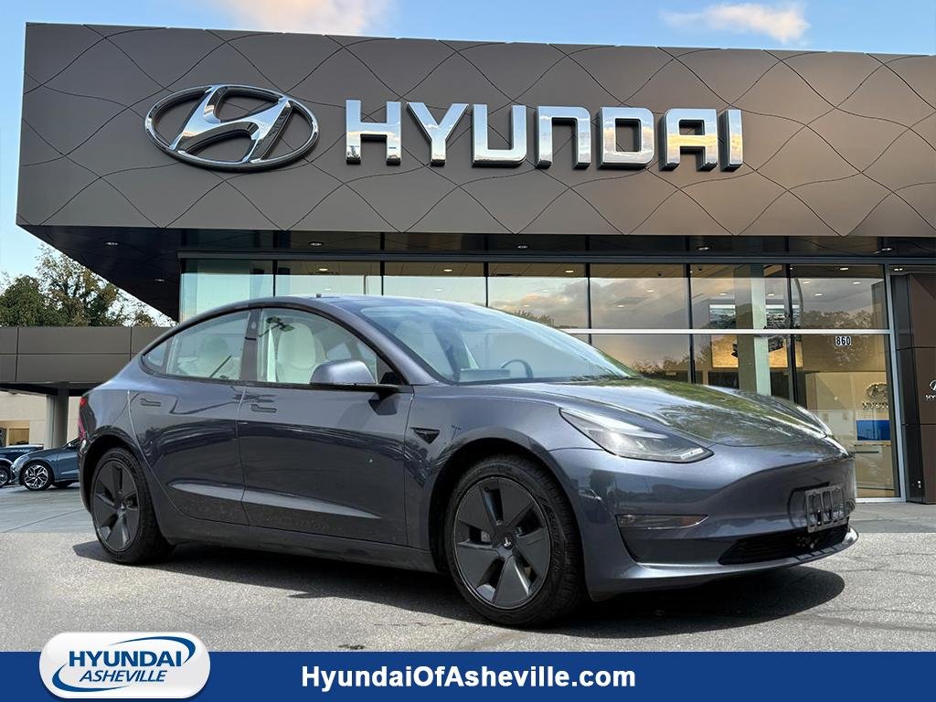 2023 Tesla Model 3 -'s photo