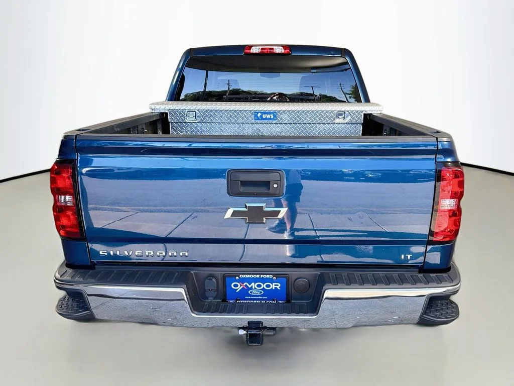 Used 2018 Deep Ocean Blue Metallic Chevrolet LT image 11
