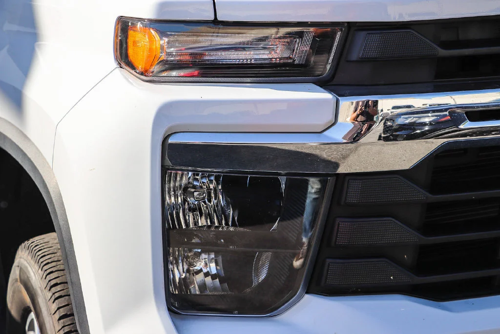 Used 2024 White Chevrolet LT image 3