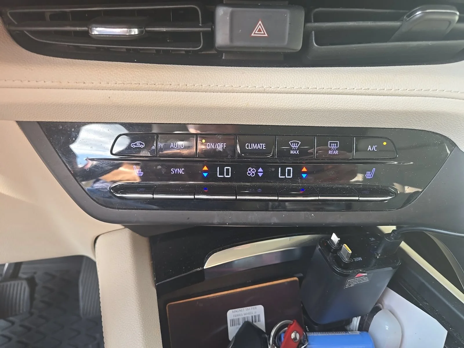 Used 2021 CINNABAR METALLIC Buick Essence image 9