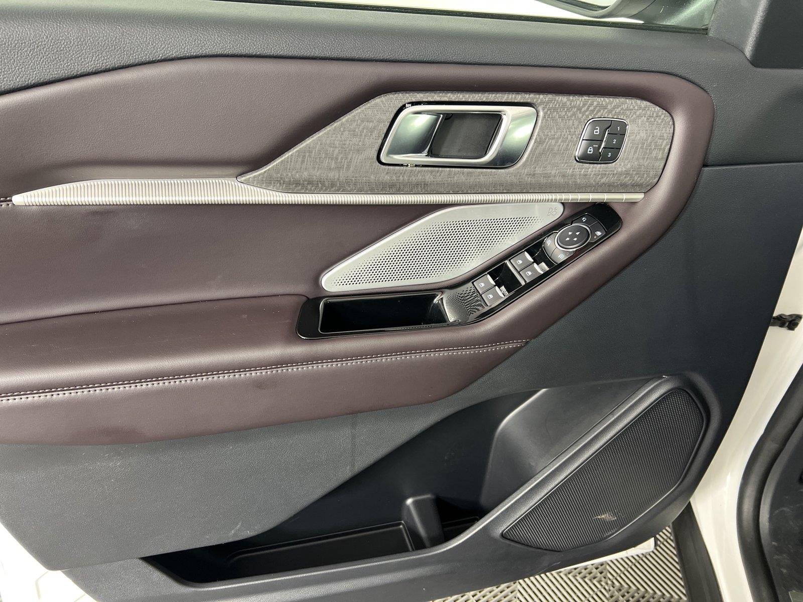 Used 2025 White Ford Platinum image 20