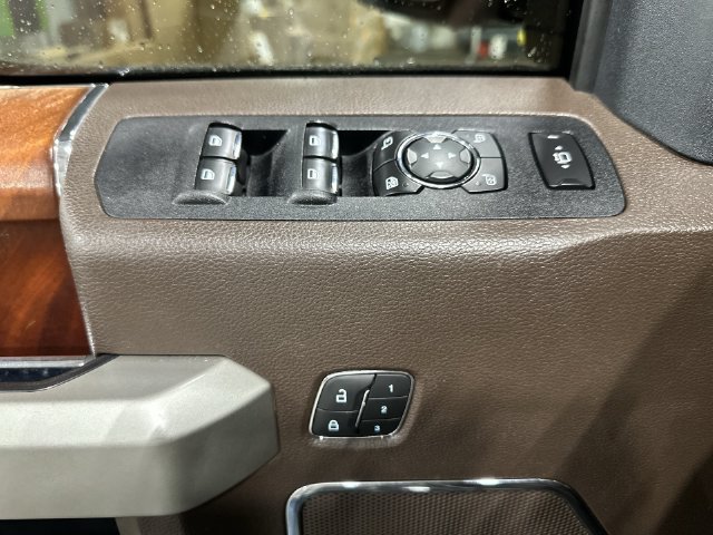 Used 2019  Ford King Ranch image 19