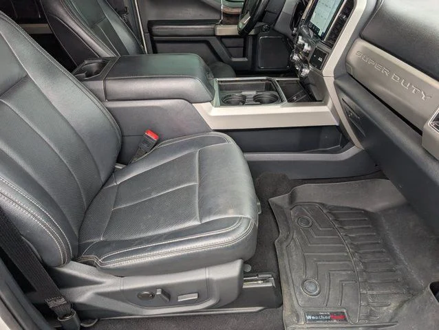 Used 2022 White Metallic Ford Lariat image 31
