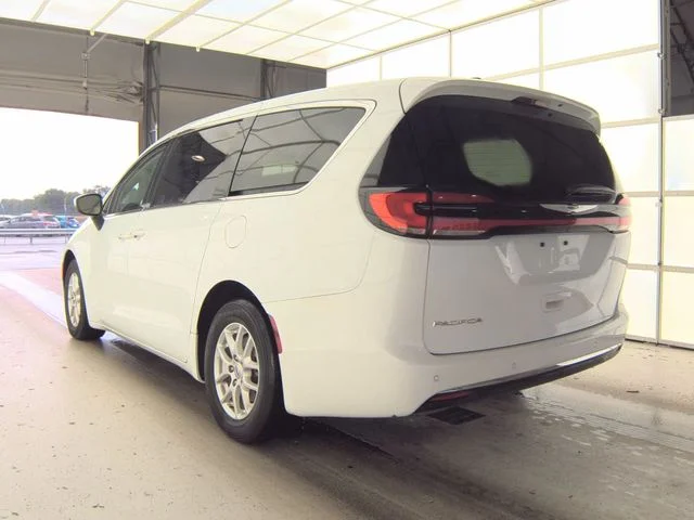 Used 2023 White Chrysler Touring L image 4