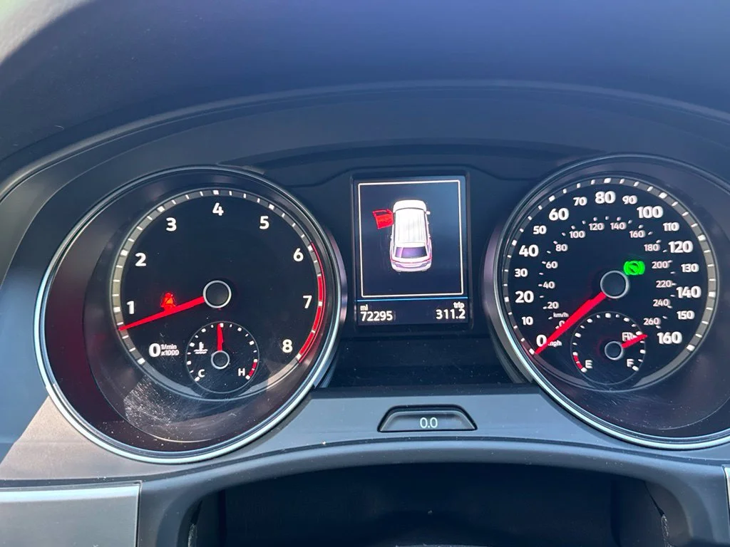 Used 2021 Blue Volkswagen 3.6L V6 SE w/Technology image 10