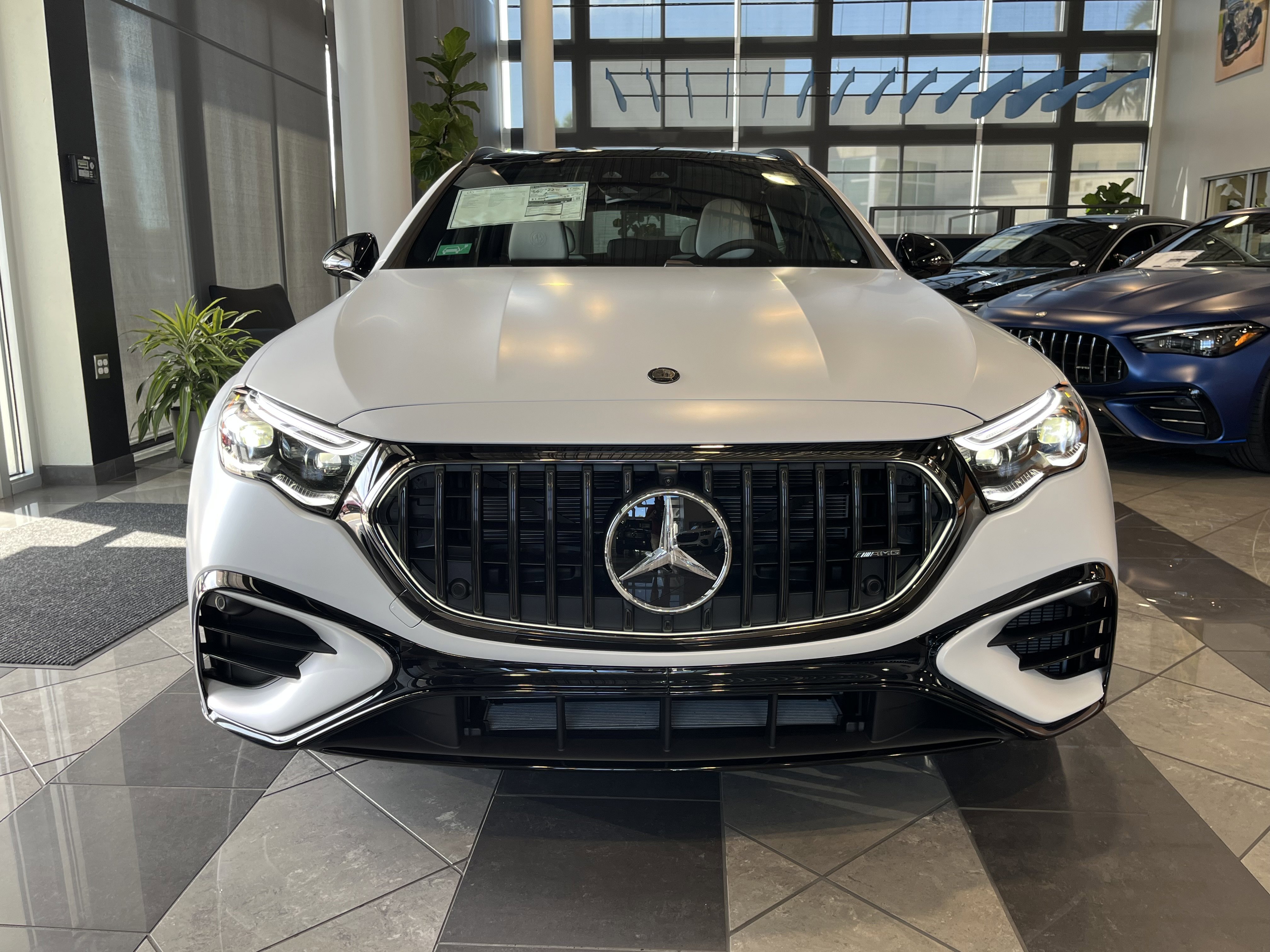 New 2026 MANUFAKTUR Moonlight White Magno Mercedes-Benz AMG® E 53 E image 35