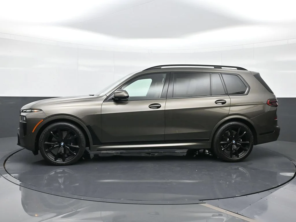 Certified Used 2025 Green BMW xDrive40i image 5