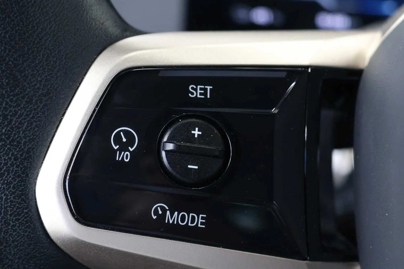 Used 2024 Oxide Grey Metallic BMW M60 image 19