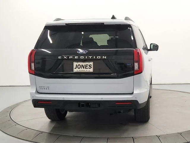 Used 2025 Silver Ford Active image 7