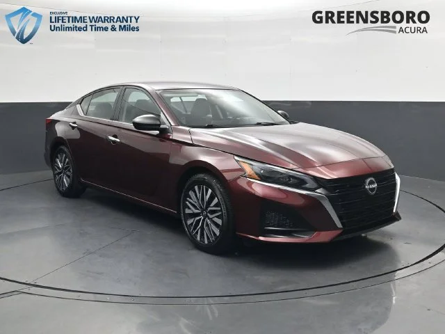 Used 2025 Red Nissan 2.5 SV image 3