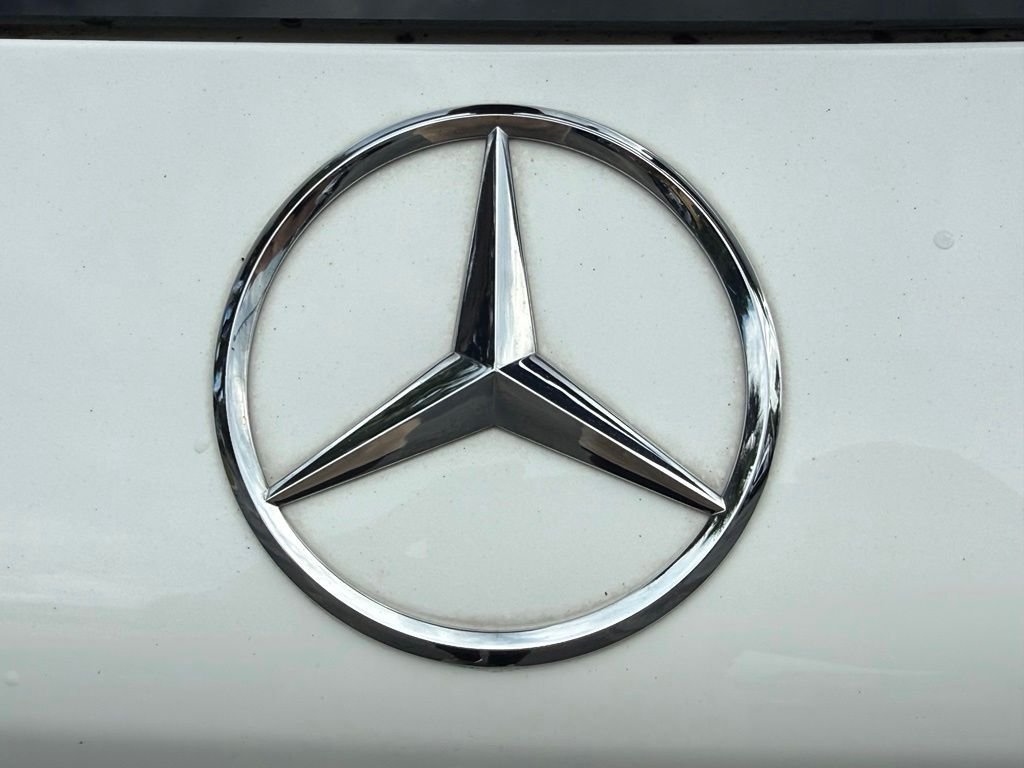 Used 2022 White Mercedes-Benz GLC 300 image 34