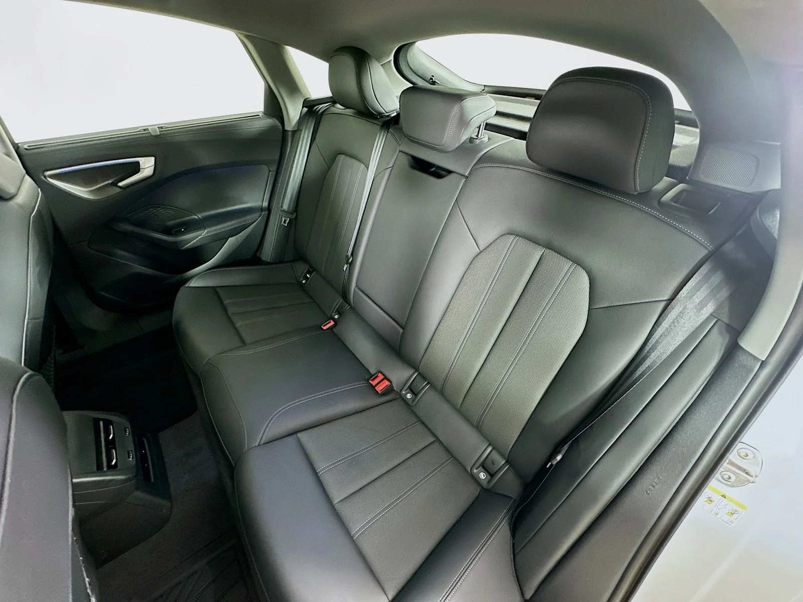 Used 2025 White Audi  image 35