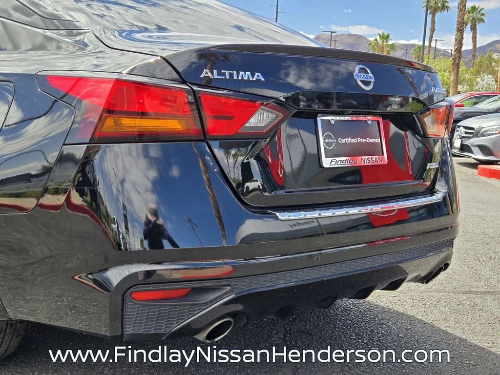 Certified Used 2021 Black Nissan 2.5 Platinum image 5