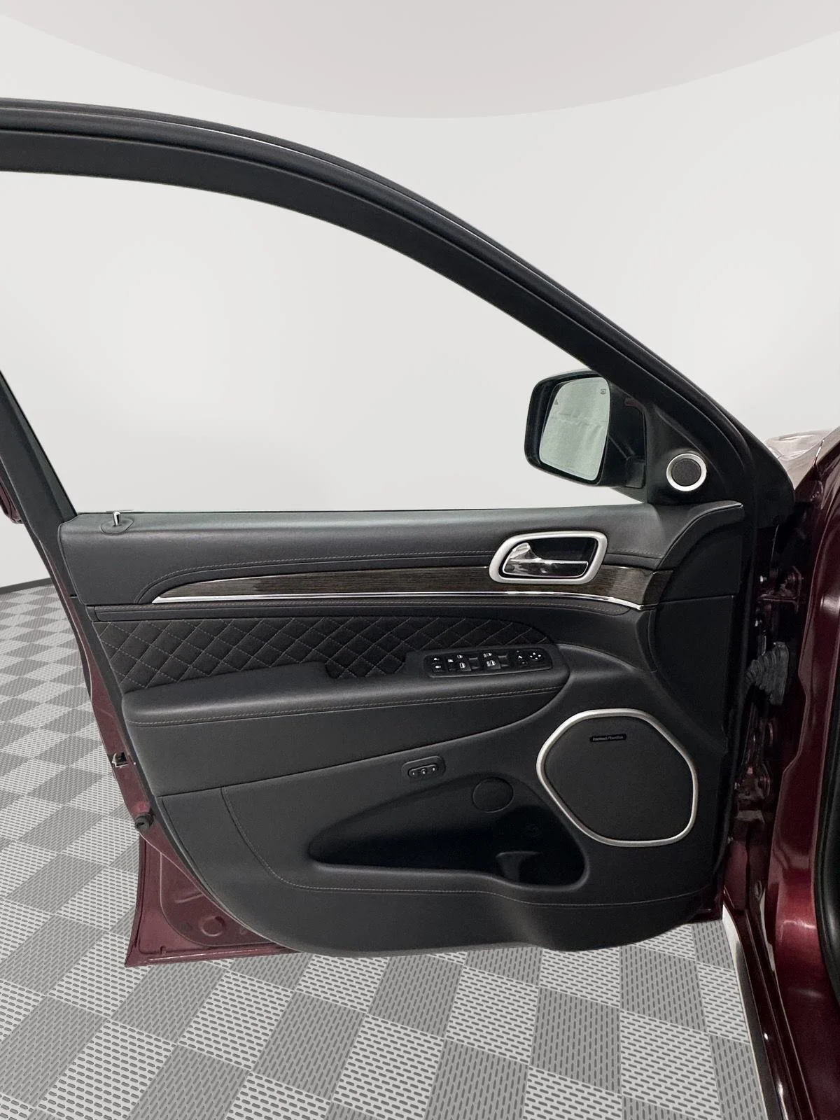 Used 2019 Velvet Red Pearlcoat Jeep Summit image 17