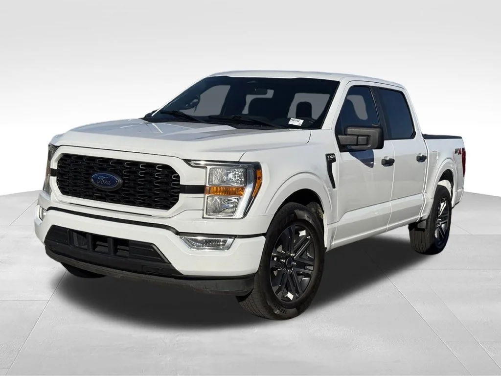 Used 2022 White Ford XL image 1