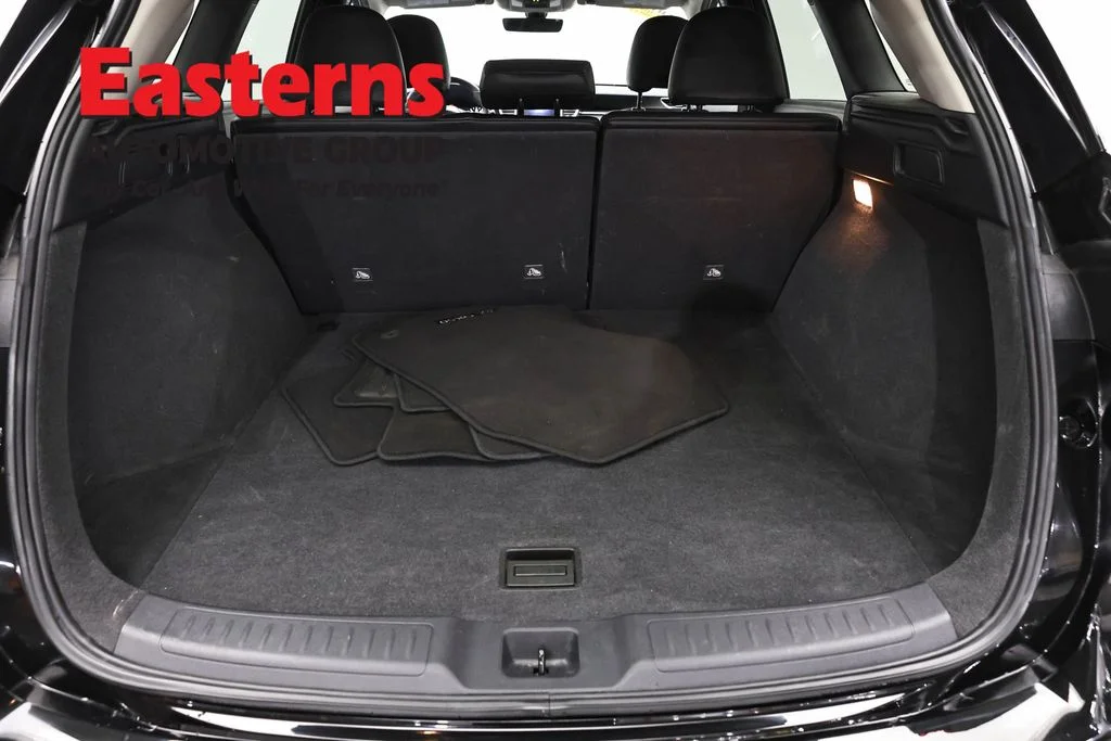 Used 2023 Black INFINITI PURE image 9