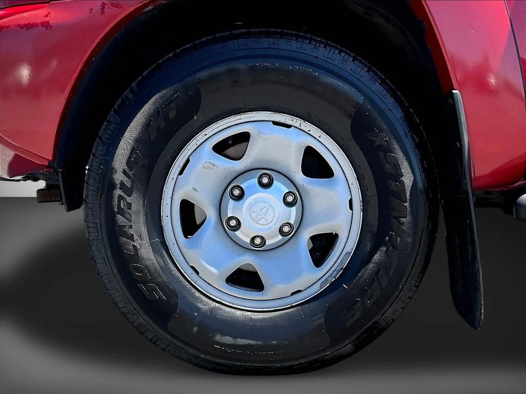 Used 2013 Red Toyota Base image 31