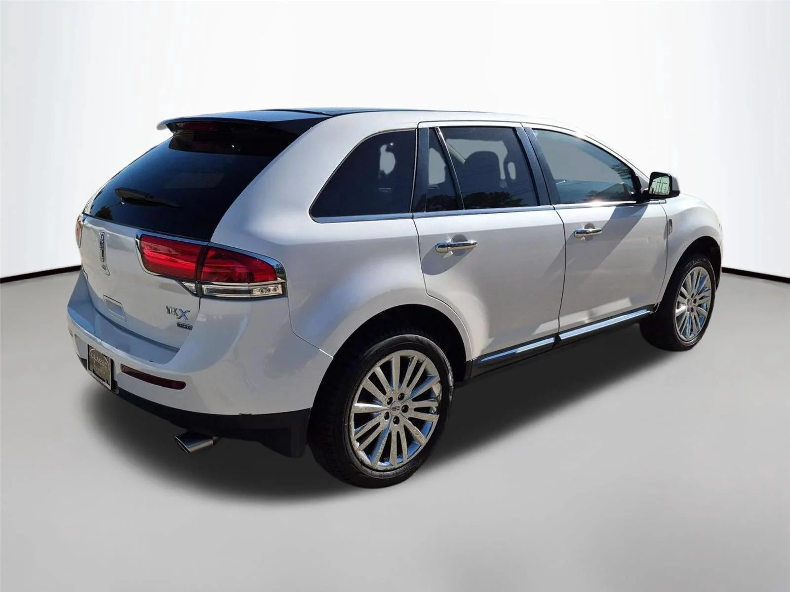 Used 2011 WHITE PLATINUM METALLIC TRI-COAT LINCOLN  image 5