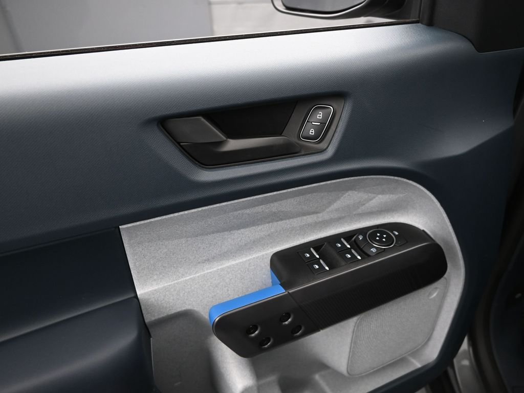 New 2026 Carbonized Gray Metallic Ford XLT image 9