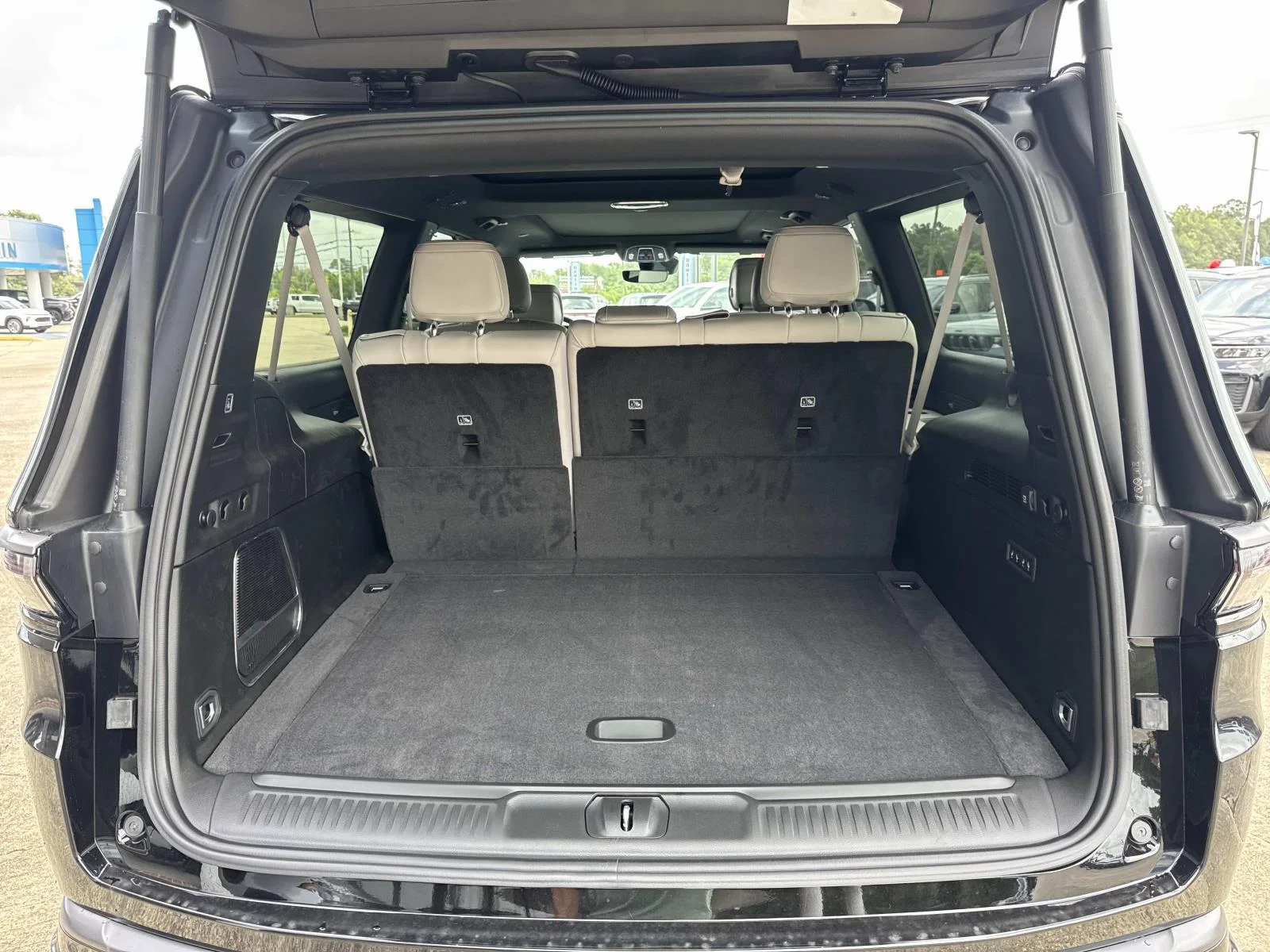 New 2026 High Gloss Black Exterior Paint Jeep Limited Reserve image 6