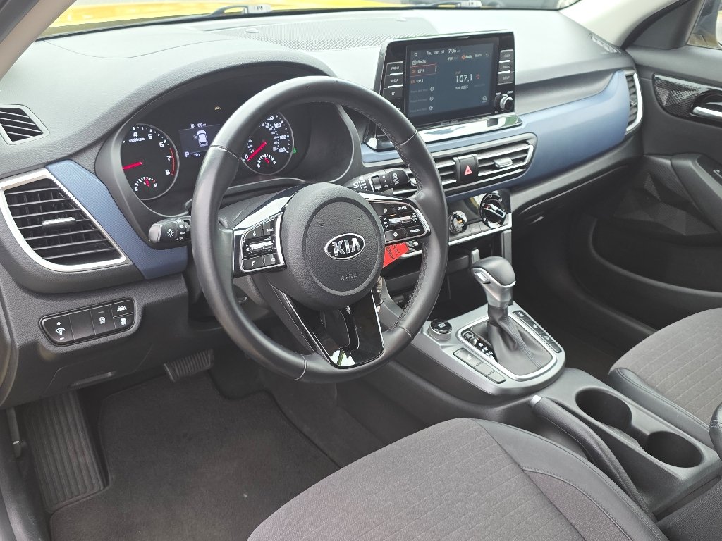 Used 2021 Starbright Yellow/Black Roof Kia S image 30