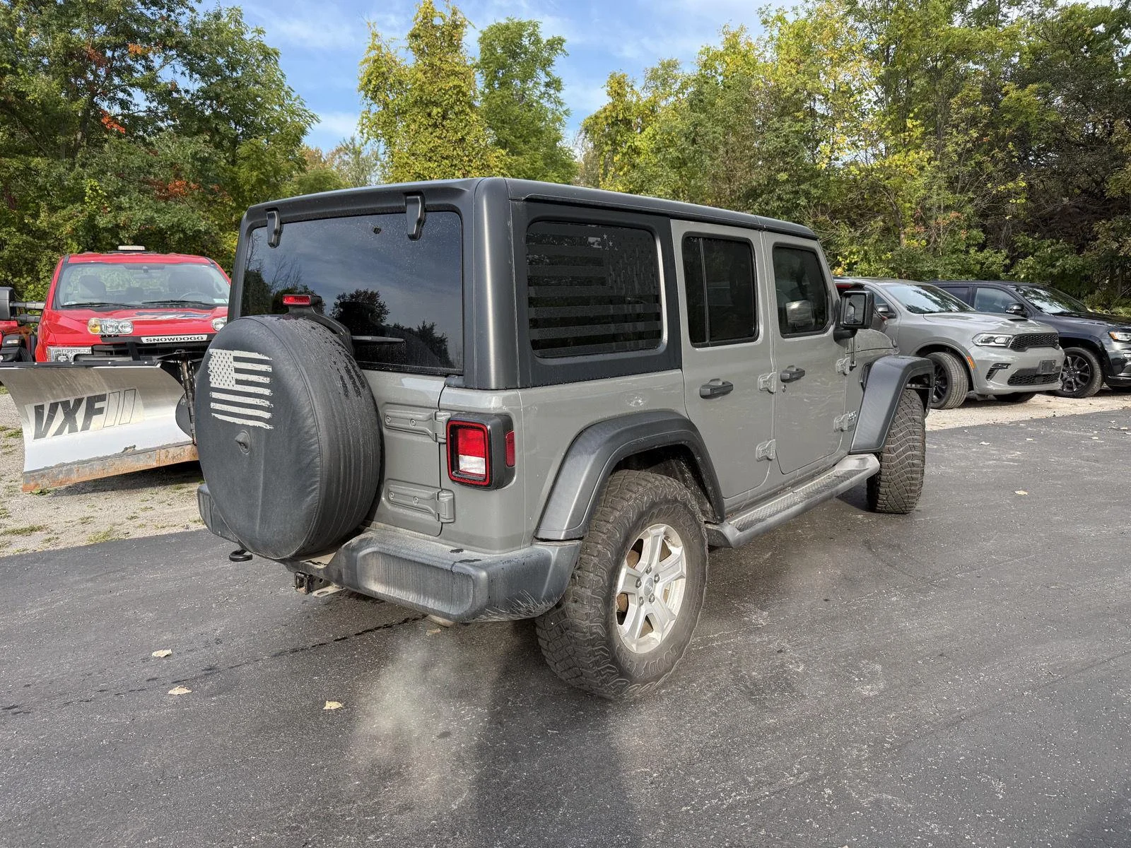 Used 2020 Sting-Gray Clearcoat Jeep Sport S image 3