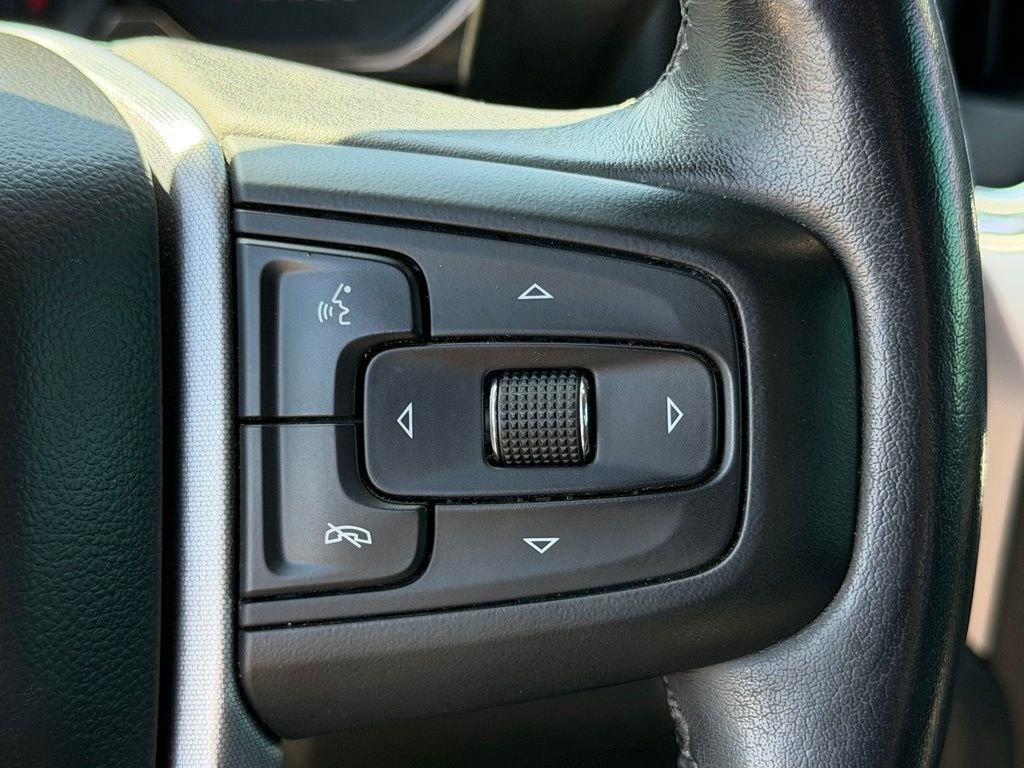 Used 2020 Red GMC Elevation image 14
