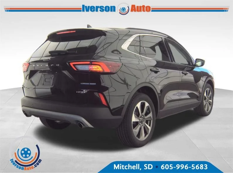 Used 2025 Black Ford Platinum image 3