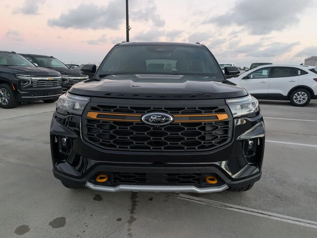 New 2026 Black Ford Tremor image 2