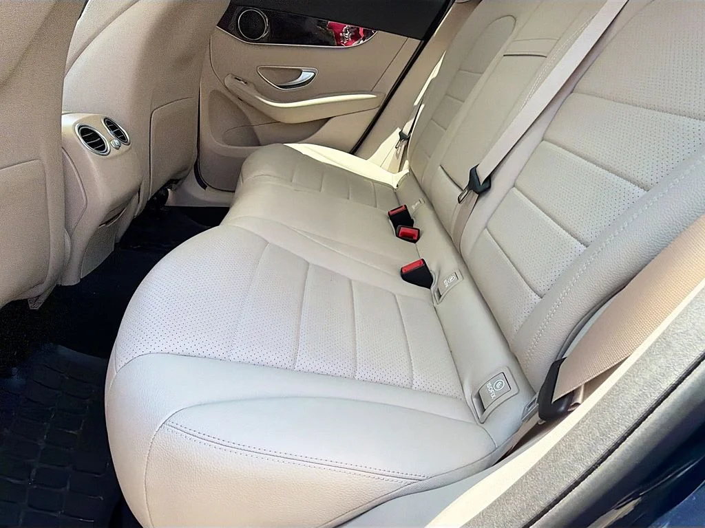Used 2022  Mercedes-Benz GLC 300 image 24