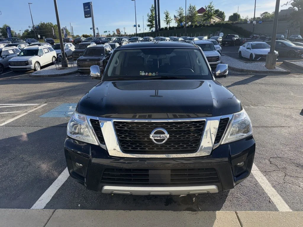 Used 2018 Black Nissan SL image 5
