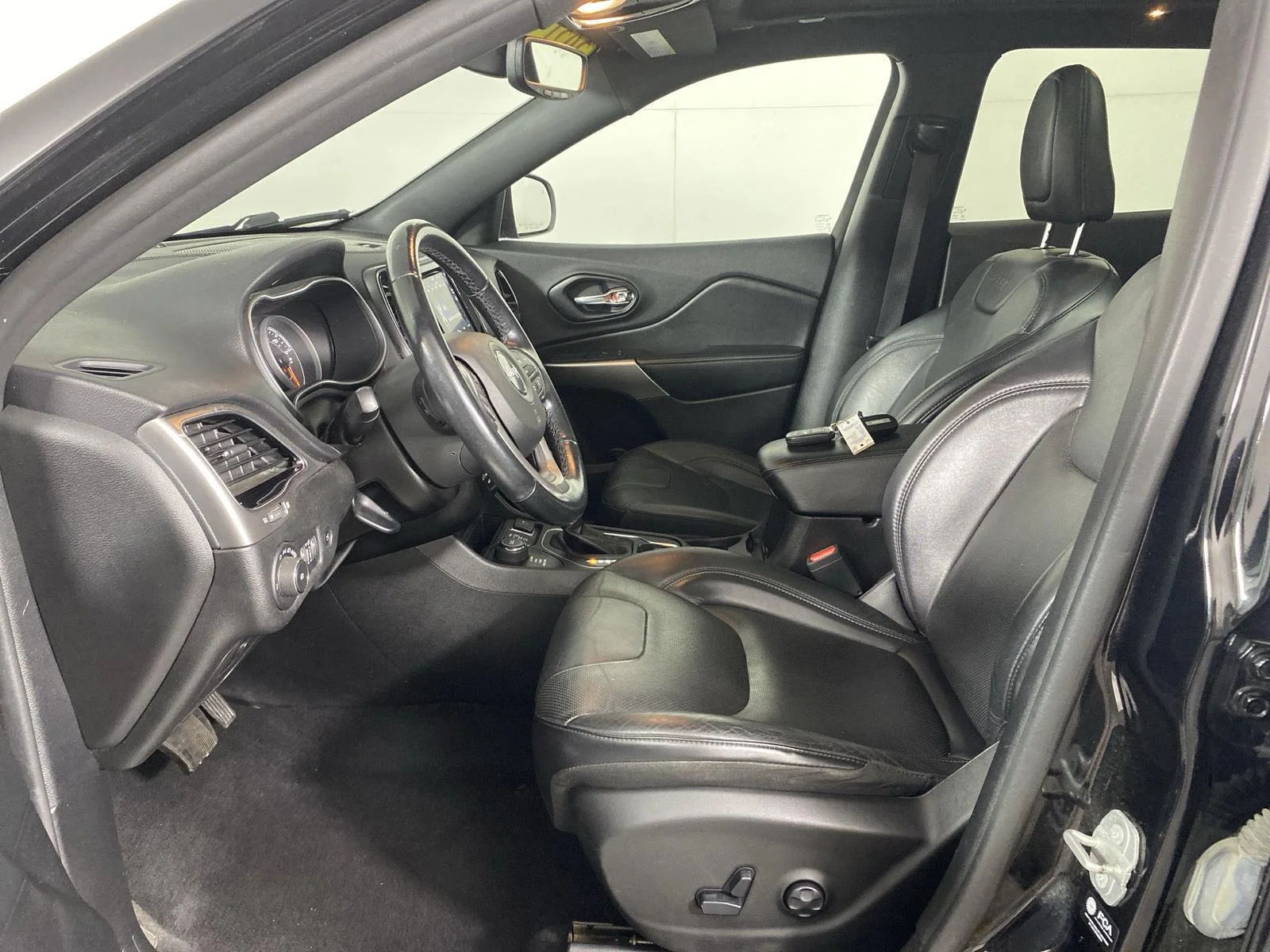 Used 2021 Diamond Black Crystal Pearlcoat Jeep High Altitude image 13
