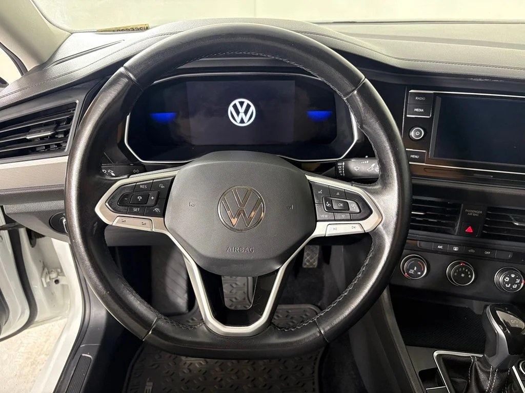 Used 2022  Volkswagen 1.5T S image 23