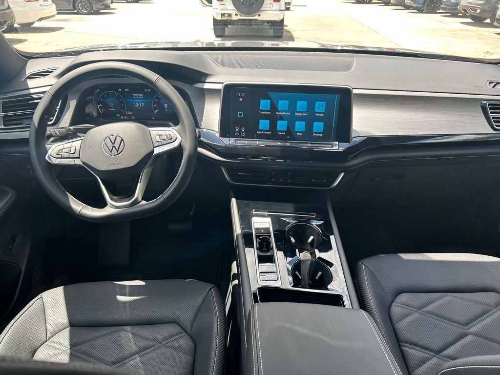 New 2026 Silver Volkswagen 2.0T SE w/Technology image 9