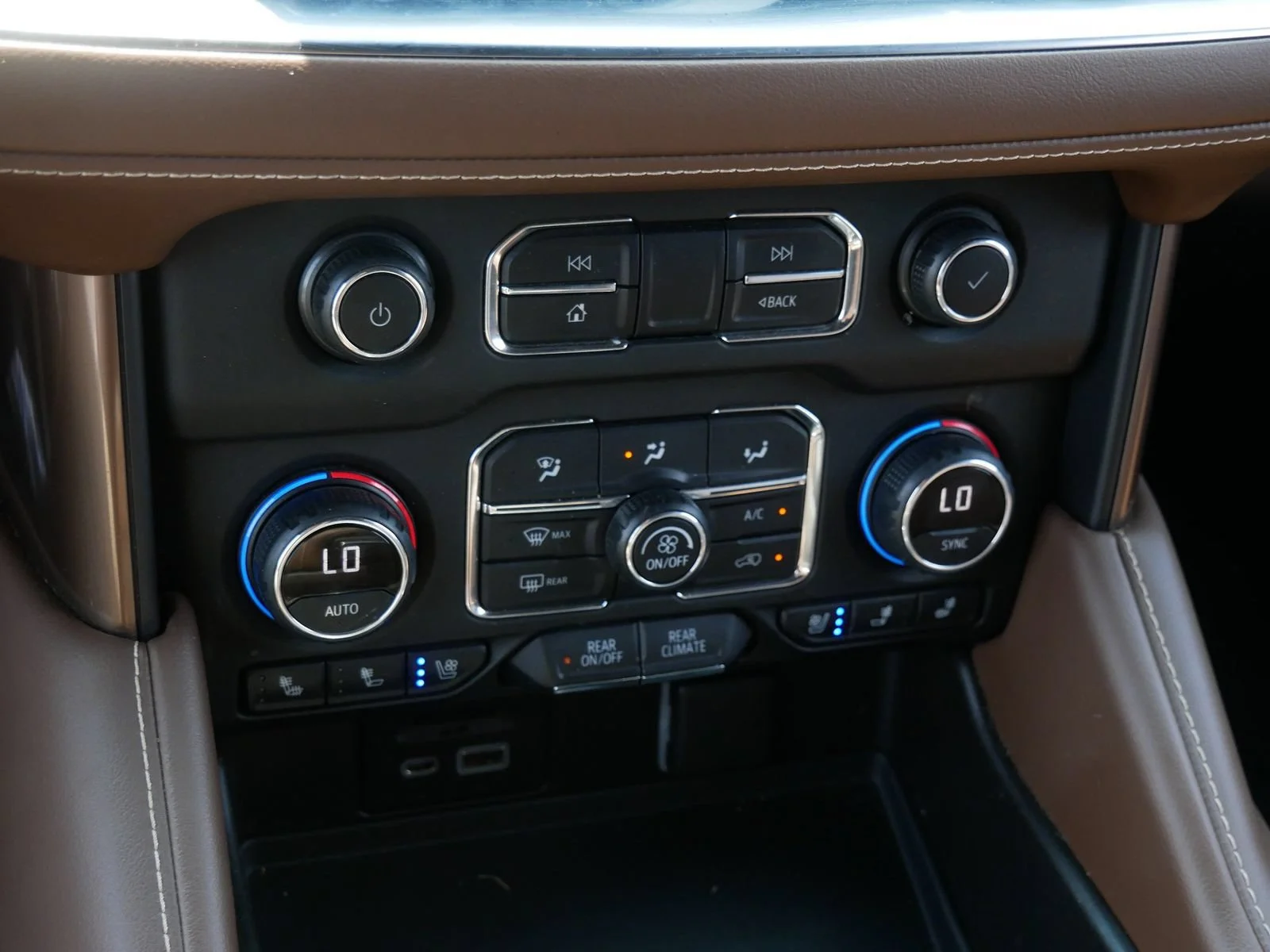 Used 2021 Black Chevrolet High Country image 20