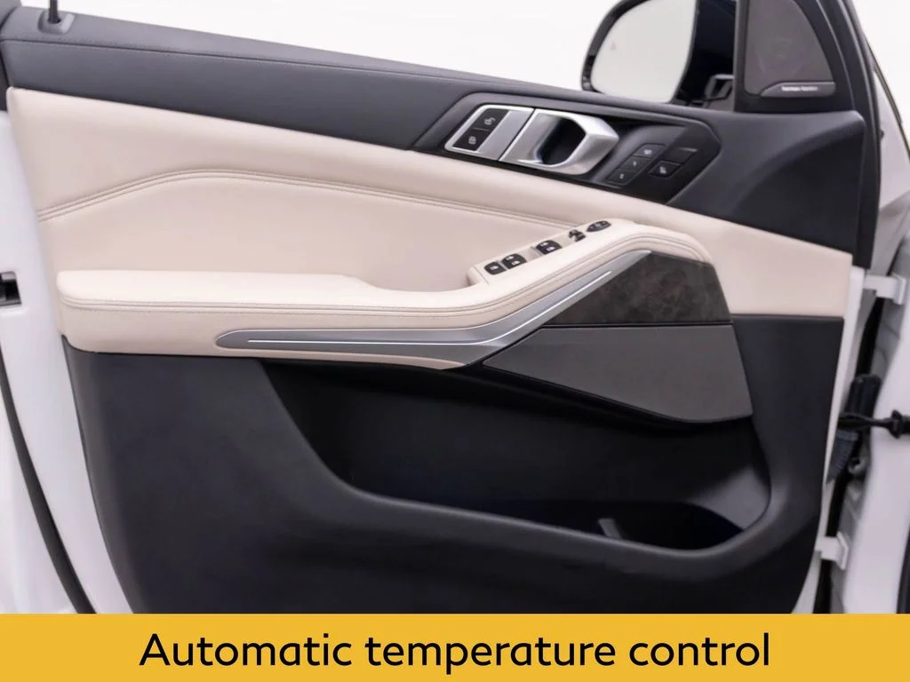 Used 2023 White BMW M50i image 13
