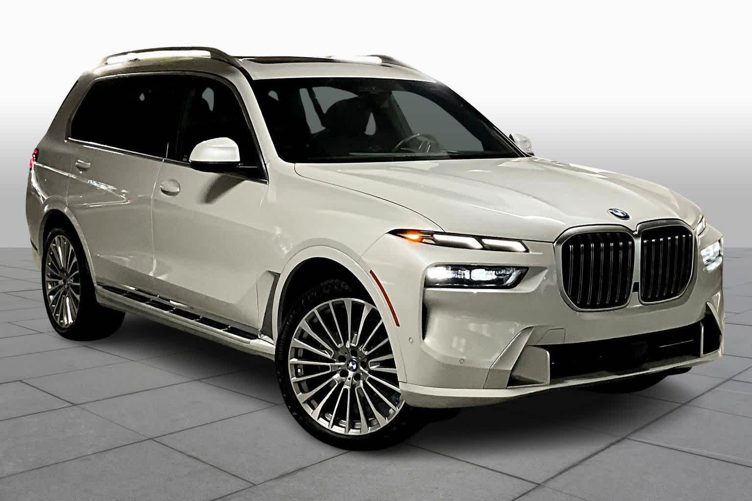 Used 2024 Mineral White Metallic BMW xDrive40i image 3