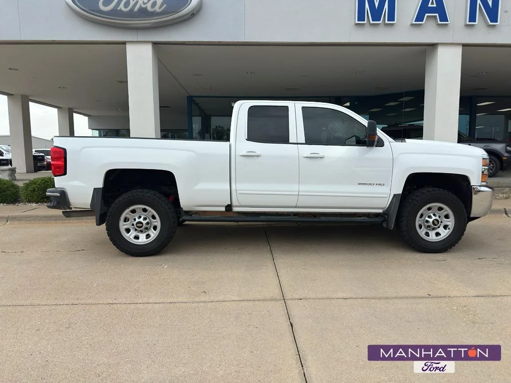 Used 2018 Summit White Chevrolet LT image 1