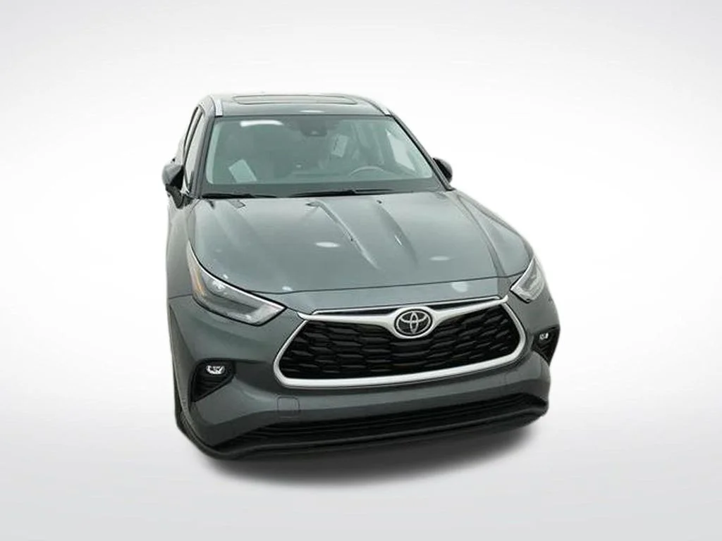Used 2023 Gray Toyota XLE image 17