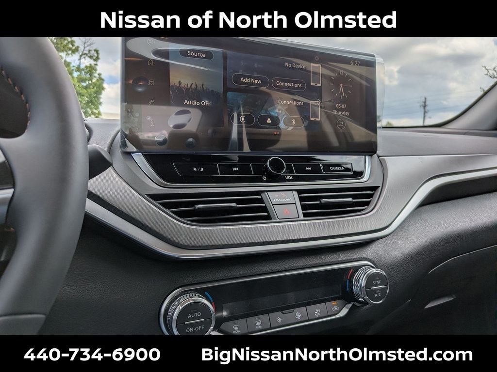 New 2026 Green Metallic Nissan 2.5 SR image 16