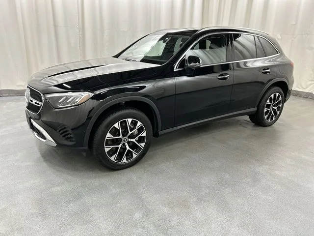Used 2025 Black Mercedes-Benz GLC 350e image 2
